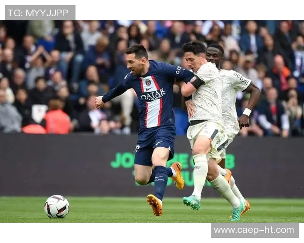 意甲激战：巴黎圣日耳曼险胜多特蒙德红牌事件引发全场热议