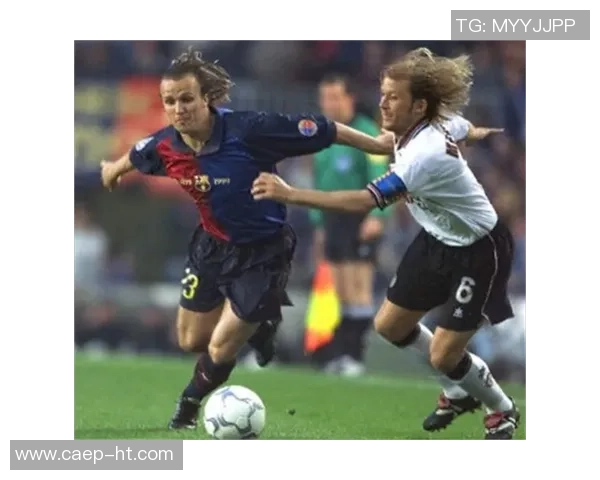 国王杯焦点战巴萨与皇马激战成平局红牌争议引发全场热议