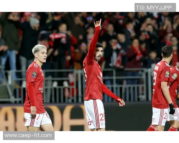 热刺逆袭拜仁6比2全场沸腾转会传闻再起波澜